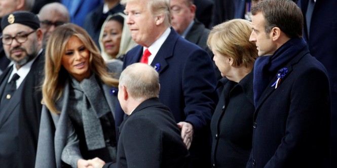 Ông Putin khẳng định ‘có nói chuyện’ với ông Trump dù bị đổi chỗ ngồi - ảnh 3