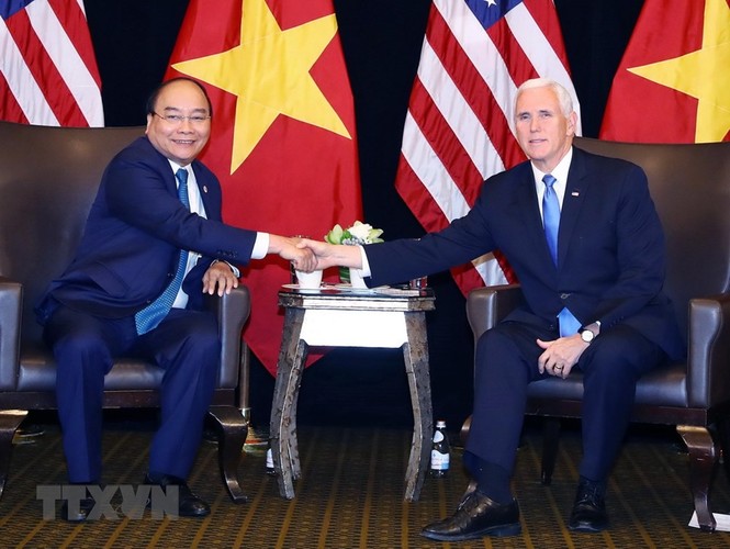 Thủ tướng Nguyễn Xuân Phúc gặp Phó Tổng thống Mỹ Mike Pence - ảnh 1