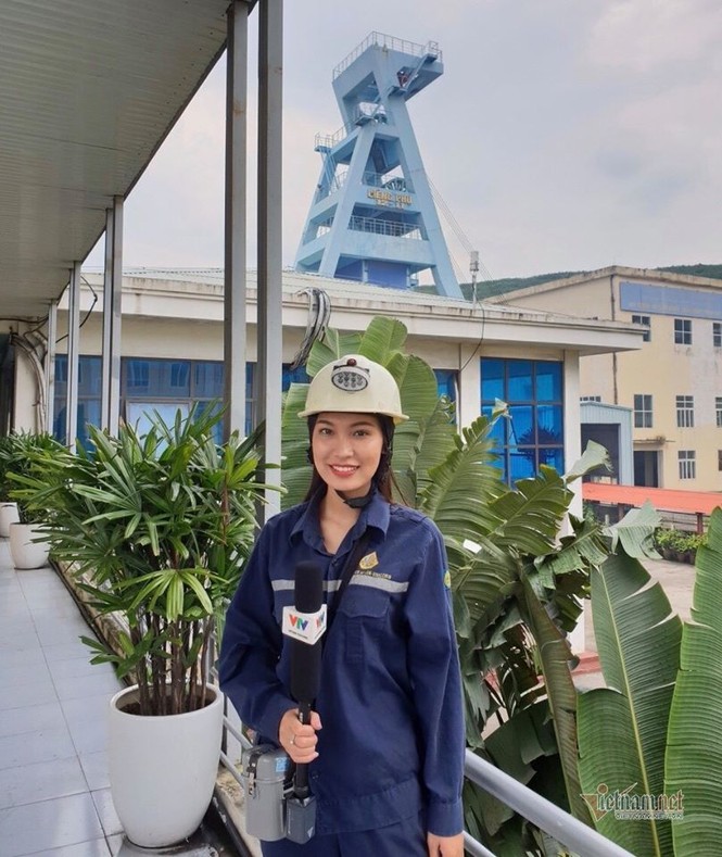BTV trẻ nhất Thời sự 19h, giải nhì Văn quốc gia, thủ khoa Ngoại thương - ảnh 1