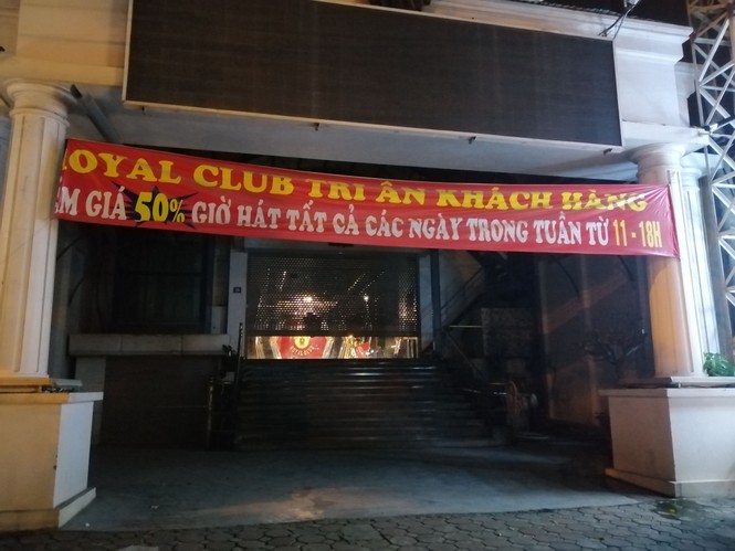 Các quán karaoke trên địa bàn Hà Nội đồng loạt đóng cửa để phòng chống COVID-19 - ảnh 7