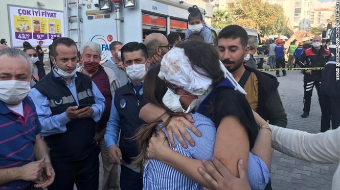 Thổ Nhĩ Kỳ tan hoang sau trận động đất, sóng thần khiến 800 người thương vong - Ảnh 8.