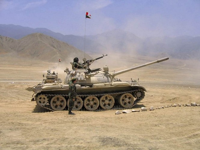 say rượu lái xe tăng T-55 đường phố Ba Lan - ảnh 2