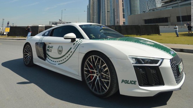 Đội xe cứu thương, xe cảnh sát sang chảnh của Dubai - ảnh 3