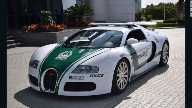 Đội xe cứu thương, xe cảnh sát sang chảnh của Dubai - ảnh 4