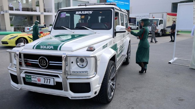 Đội xe cứu thương, xe cảnh sát sang chảnh của Dubai - ảnh 9