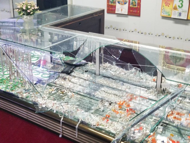 Giám định tâm thần nghi can tấn công vợ chồng tiệm vàng - ảnh 1