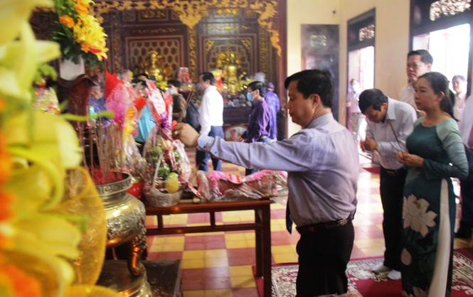 Lễ Giỗ Hoàng đế Quang Trung, ôn lại truyền thống hào hùng của phong trào nông dân Tây Sơn - ảnh 4 Lễ Giỗ Hoàng đế Quang Trung, ôn lại truyền thống hào hùng của phong trào nông dân Tây Sơn - ảnh 4