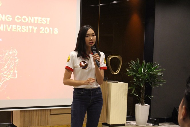 Thí sinh Hoa khôi sinh viên tự tin hùng biện tiếng Anh - ảnh 4