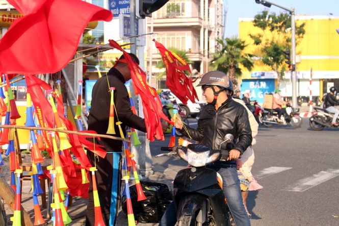 Đà Nẵng 'rực' cờ đỏ sao vàng tiếp lửa U22 Việt Nam - ảnh 3