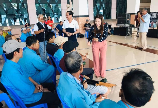 Trao hơn 2000 bánh chưng cho bệnh nhân, người nghèo ăn Tết - ảnh 1