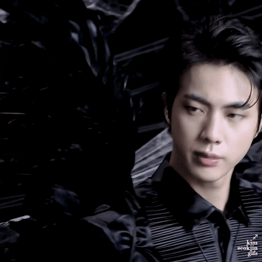 visual tường thành của Jin (BTS) suốt 7 năm qua - ảnh 7