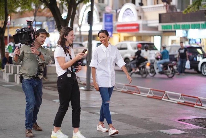 Hoa hậu H’Hen Niê tiết lộ dự án dành cho nữ sinh - ảnh 2