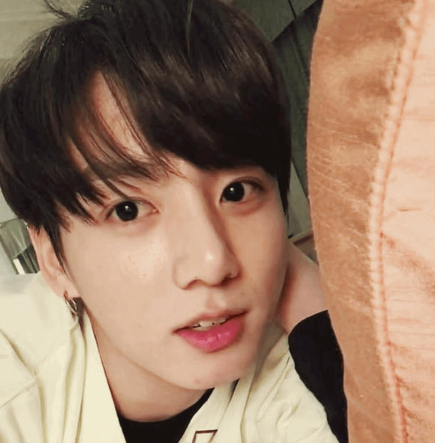 Jungkook (BTS) đến mặt mộc cũng đẹp - ảnh 3