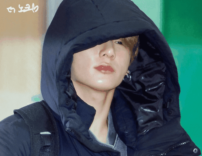 Jungkook (BTS) đến mặt mộc cũng đẹp - ảnh 10
