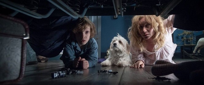 Không cần jump-scare, 5 bộ phim kinh dị này vẫn tạo nên một nỗi ám ảnh khó quên - ảnh 1