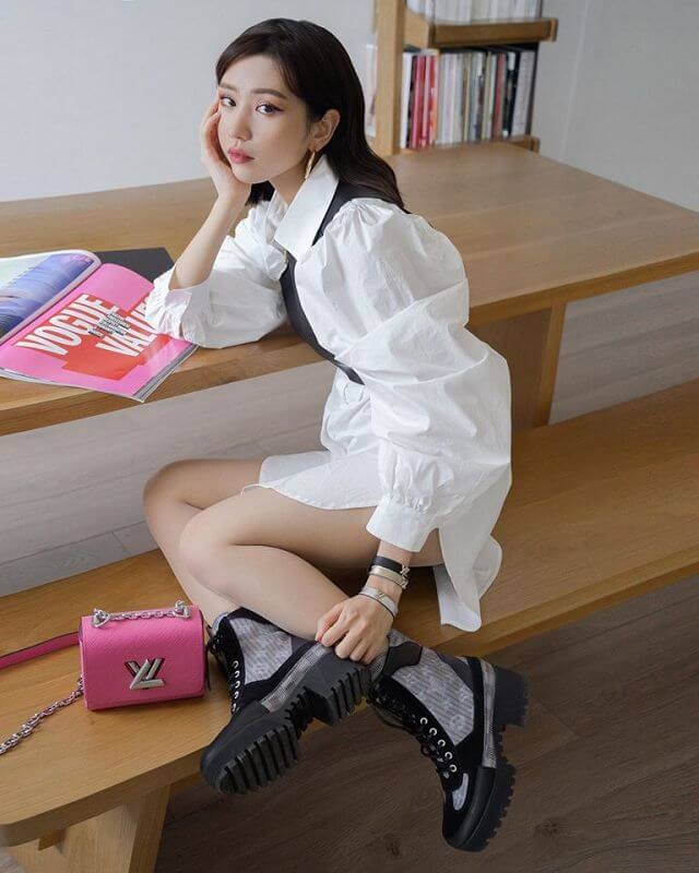 Mini bag - Túi xách tí hon nhỏ mà có võ, “hạ gục” giới thời trang V-biz - ảnh 1