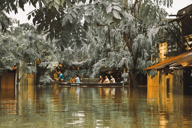 “Sau cơn mưa trời lại sáng - Sau bão tố, Hội An sẽ đẹp lại thôi” - ảnh 1