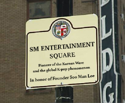 Một công ty giải trí của K-Pop được lấy tên đặt cho giao lộ trung tâm tại Los Angeles (Mỹ) - ảnh 1