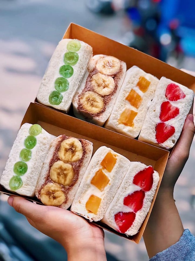 Ăn sập Sài Gòn: Tan chảy cùng bánh mì sandwich trái cây và bánh mì Egg Drop lạ vị - ảnh 3