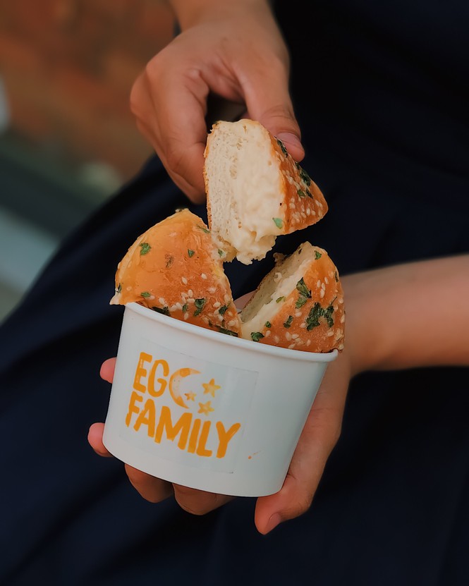 Ăn sập Sài Gòn: Tan chảy cùng bánh mì sandwich trái cây và bánh mì Egg Drop lạ vị - ảnh 7