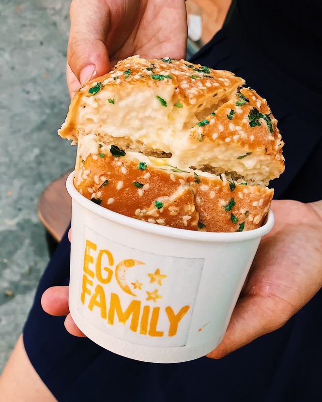 Ăn sập Sài Gòn: Tan chảy cùng bánh mì sandwich trái cây và bánh mì Egg Drop lạ vị - ảnh 12