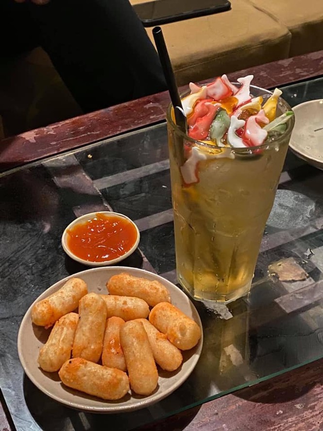 Đu đưa Sài Gòn: Ăn bánh “tăng cân” và uống trà thị phi, bạn nhé! - ảnh 10