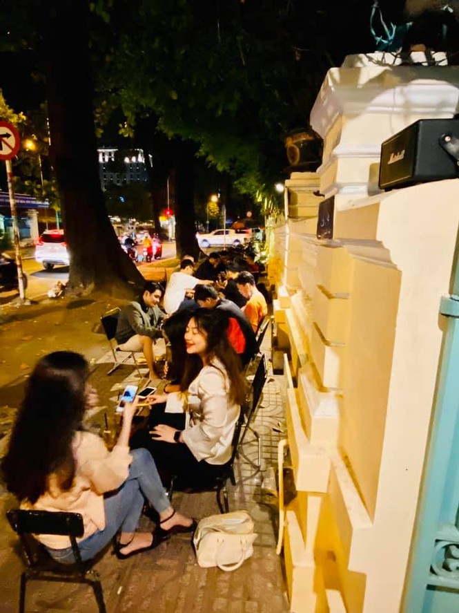 Đu đưa Sài Gòn: Ăn bánh “tăng cân” và uống trà thị phi, bạn nhé! - ảnh 11