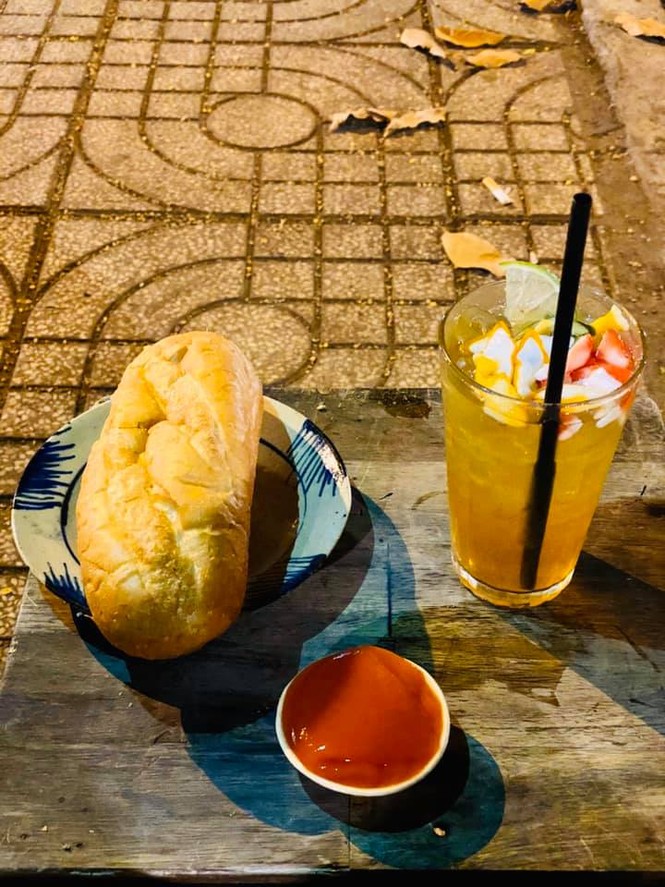 Đu đưa Sài Gòn: Ăn bánh “tăng cân” và uống trà thị phi, bạn nhé! - ảnh 12