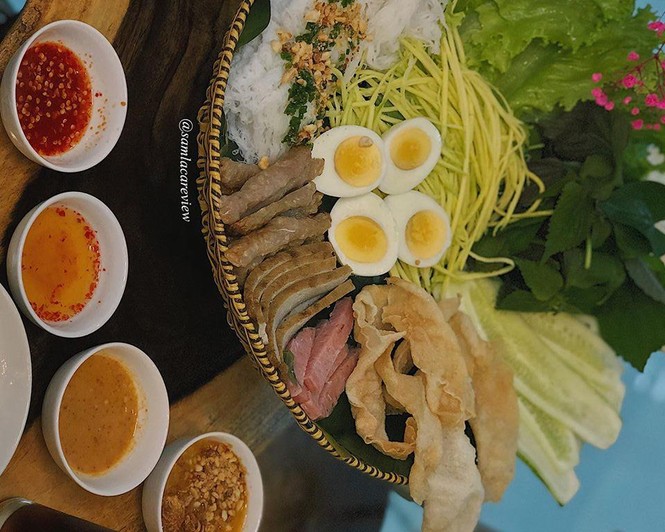 Hủ tiếu và mì vịt tiềm chay hay nem nướng Nha Trang chính hiệu? - ảnh 8