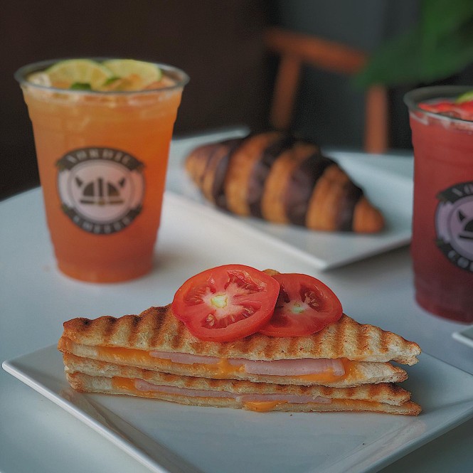 Hẹn hò Sài Gòn: Cà phê sang chảnh, view xịn, giá lại mềm, bạn có “chịu” không? - ảnh 9