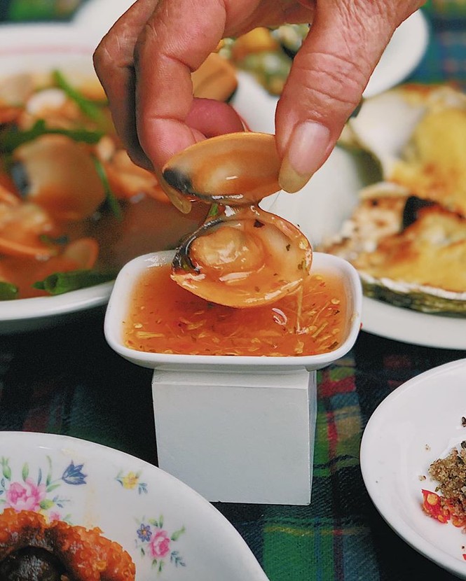 Món ngon Sài Gòn: Hải sản giá hạt dẻ và thực đơn phủ ngập cheese, bạn chọn đi! - ảnh 9