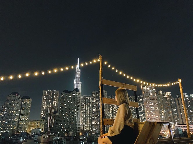 Nhà của Nắng và Khói Rooftop, cà phê với bạn hay đi “đu đưa” một mình cũng cực chill - ảnh 2