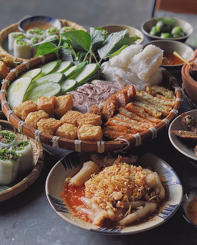Hẹn hò Sài Gòn: Ăn thả cửa cùng mẹt bún đậu tá lả và buffet lẩu ngon mê man - ảnh 2