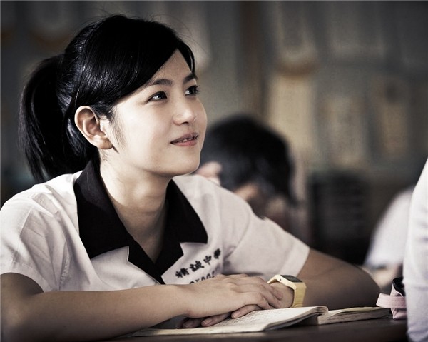 Hãy cứ là một cô gái ngốc nghếch khi yêu, rồi tình yêu sẽ khiến bạn trưởng thành hơn - ảnh 1