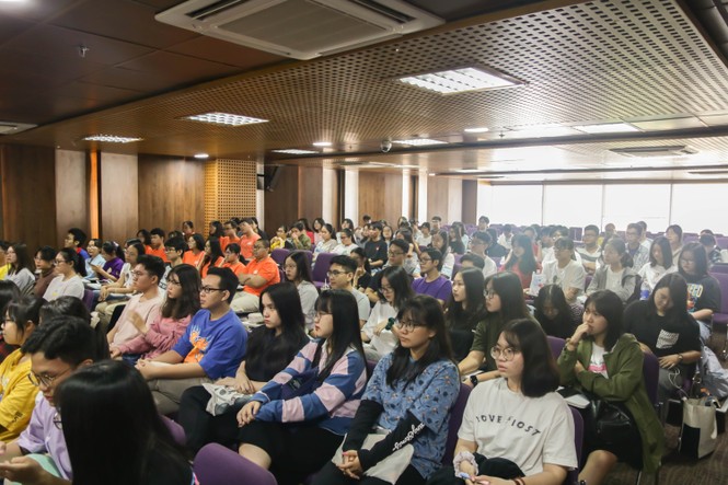 Thử Thách Kim Cương 2020: Ngày đầu vui nhộn cùng dàn nữ diễn giả vừa đẹp vừa