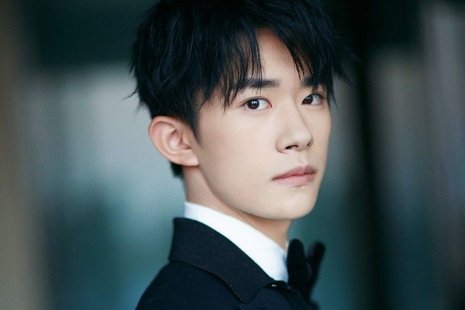 Trong thế giới fangirl: Dịch Dương Thiên Tỉ, cảm ơn cậu vì đã trở thành một vì tinh tú! - ảnh 1
