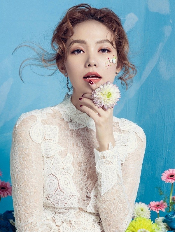 Trong thế giới fangirl: Tuổi thơ tôi tràn đầy sắc màu vì Minh Hằng và âm nhạc của chị - ảnh 1