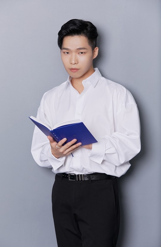 Chan Hyuk, Jessica và Mizushima Hiro: Những nghệ sĩ thử viết tiểu thuyết và đã thành công - ảnh 4