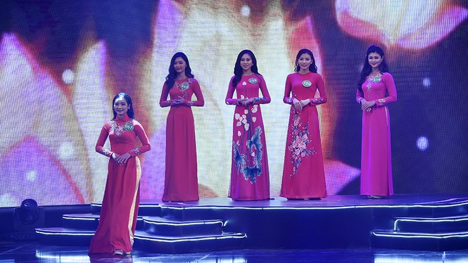 Màn trình diễn áo dài thướt tha tại chung kết “Người đẹp xứ Trà” 2017 - ảnh 33