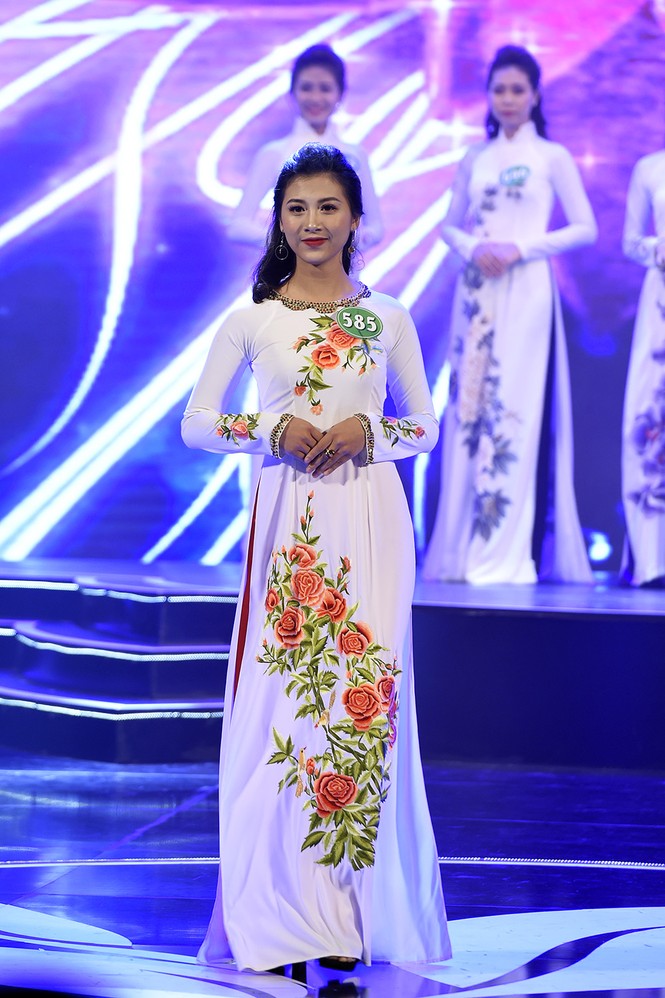 Màn trình diễn áo dài thướt tha tại chung kết “Người đẹp xứ Trà” 2017 - ảnh 24