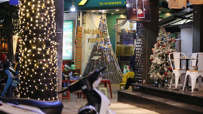 Khắp phố phường Hà Nội đã rạo rực trước mùa Noel - ảnh 3
