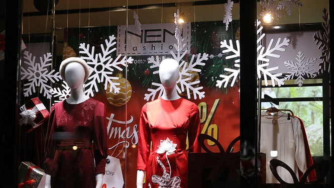 Khắp phố phường Hà Nội đã rạo rực trước mùa Noel - ảnh 4