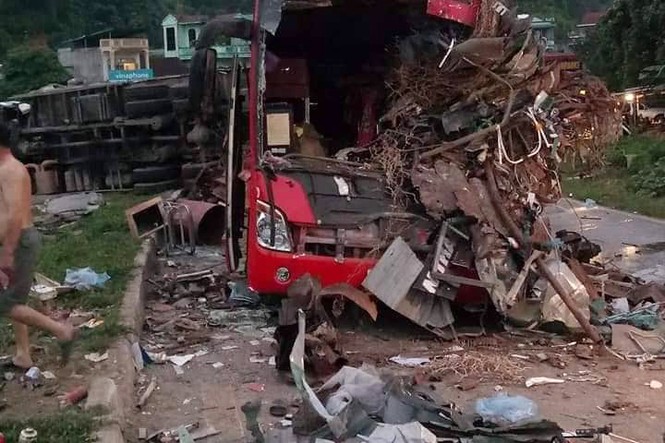 Hiện trường tai nạn kinh hoàng khiến 40 người thương vong ở Hòa Bình - ảnh 9