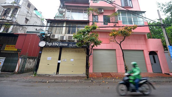 Hàng quán đóng cửa, biển cho thuê mặt bằng khắp nơi trong mùa dịch - ảnh 6