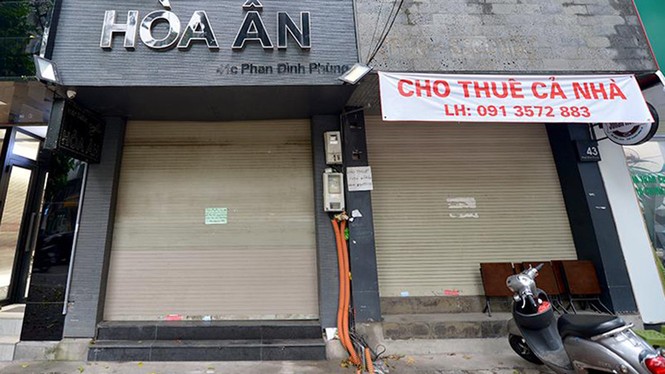 Hàng quán đóng cửa, biển cho thuê mặt bằng khắp nơi trong mùa dịch - ảnh 11
