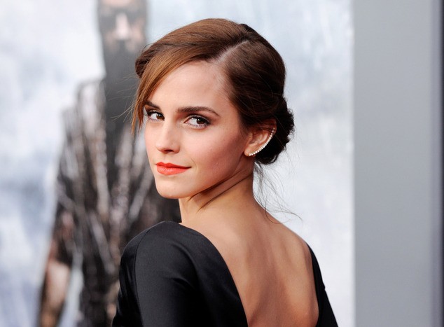 Emma Watson xinh đẹp, nổi bật trong lễ tốt nghiệp - ảnh 2