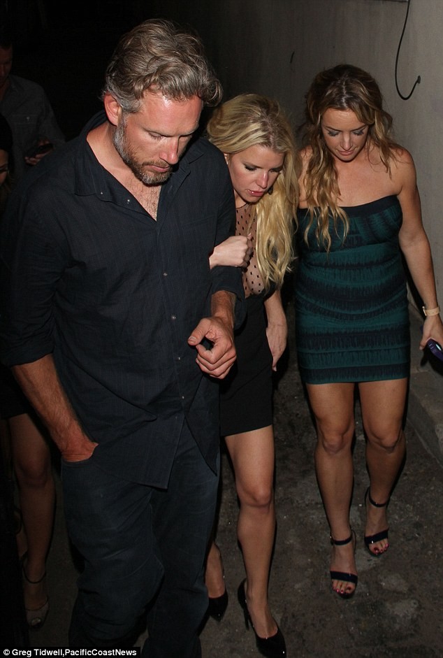 Jessica Simpson sexy táo bạo sau giảm cân - ảnh 6