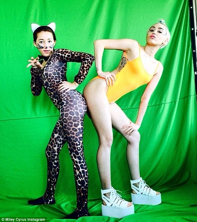 Miley Cyrus bị tố có băng sex - ảnh 6