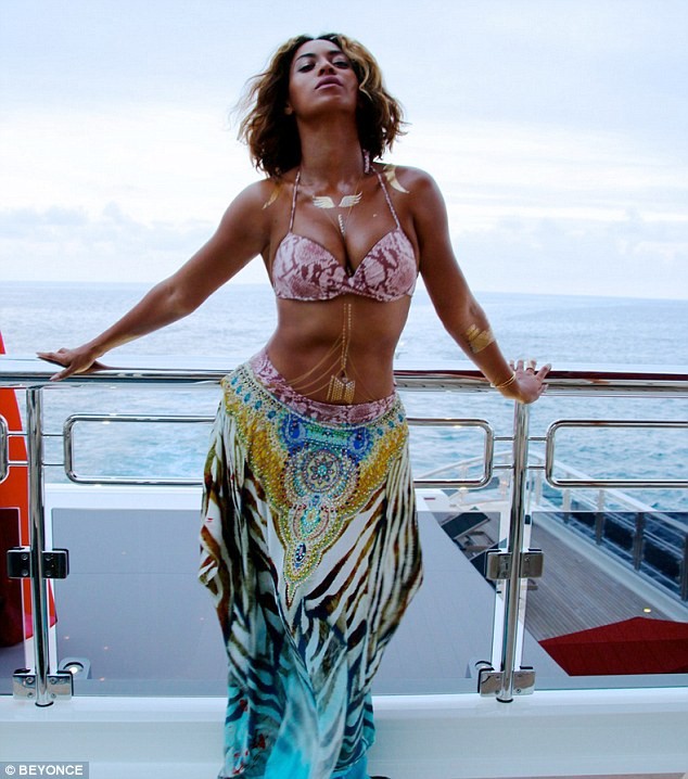 Beyonce tung ảnh mặc bikini “đập tan” tin đồn bầu bí - ảnh 2