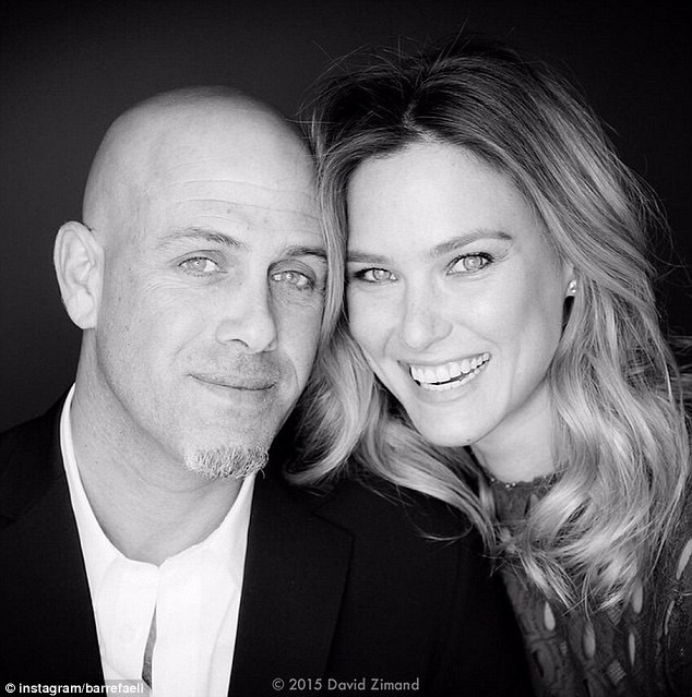 Siêu mẫu Bar Refaeli đính hôn cùng bạn trai đại gia - ảnh 1